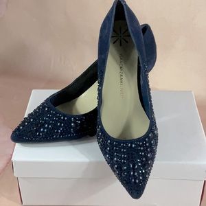 ISAAC MIZRAHI LIVE! - *NIB* - Navy heels.  Size 6